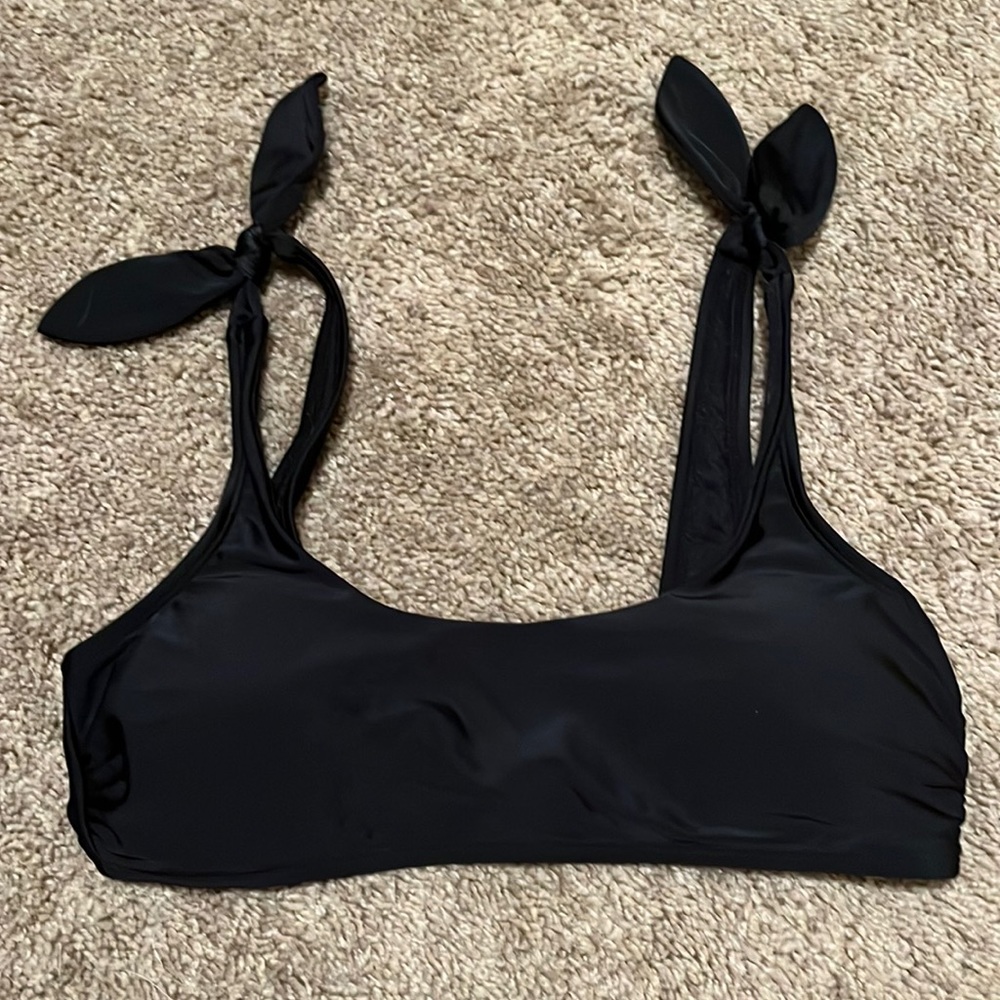 Black bikini top